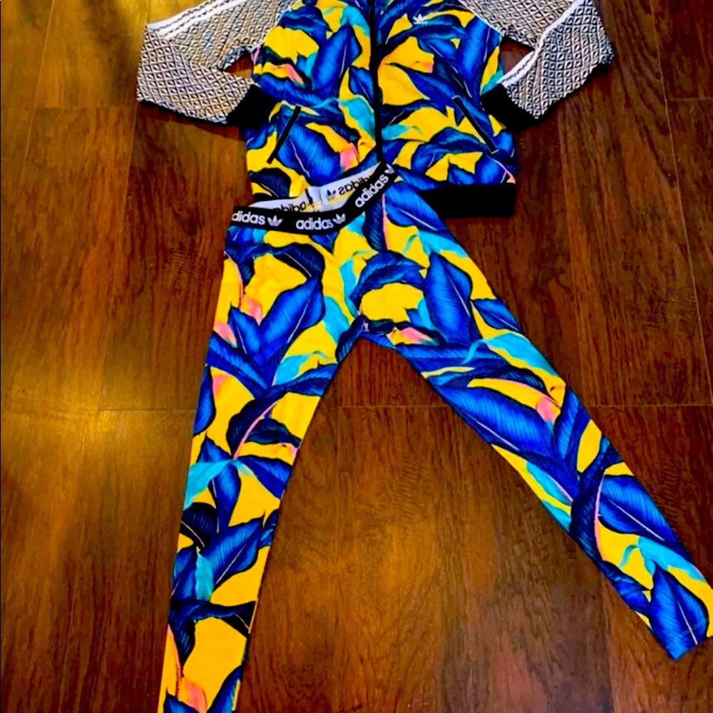 FARM Rio Yellow & Blue Tropical Leaf Leggings